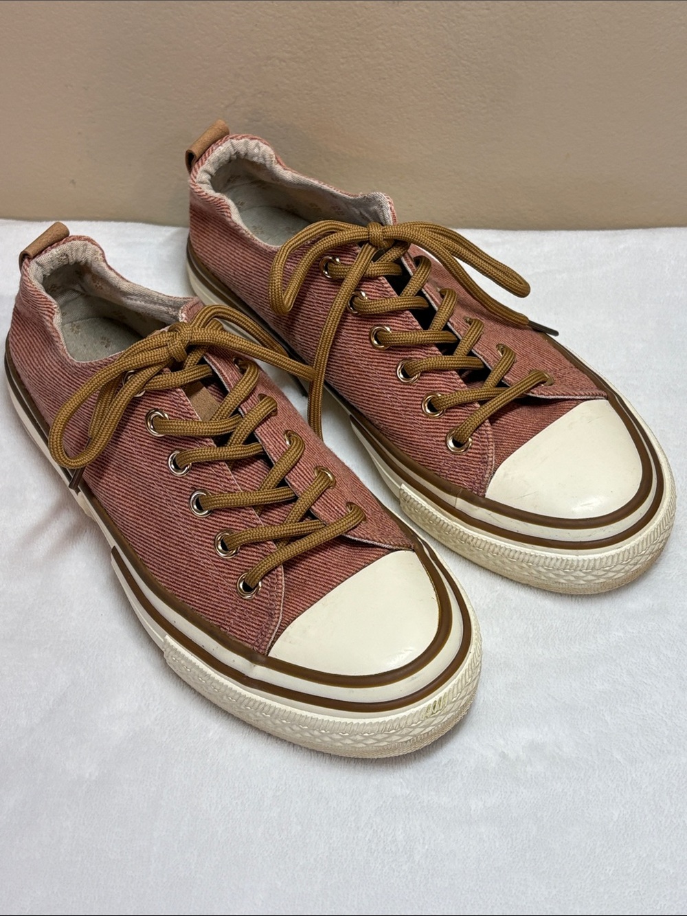 Very G Driana Low-Top Sneakers in Rust - Women's Casual Shoe, 7